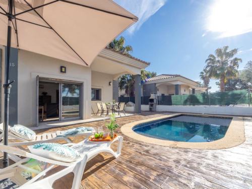 Riumar House | Holiday Home Gaviota 15 by Interhome
