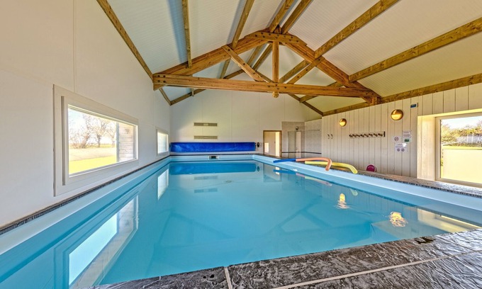 Plouguerneau House | Holiday Home 'Gîte With Private Heated Pool' with Private Terrace, Private Garden and Wi-Fi