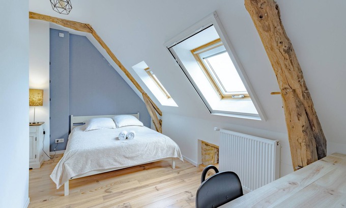 Jayac House | Holiday Home 'Gîte La Mauratie' with Shared Pool, Private Terrace and Wi-Fi