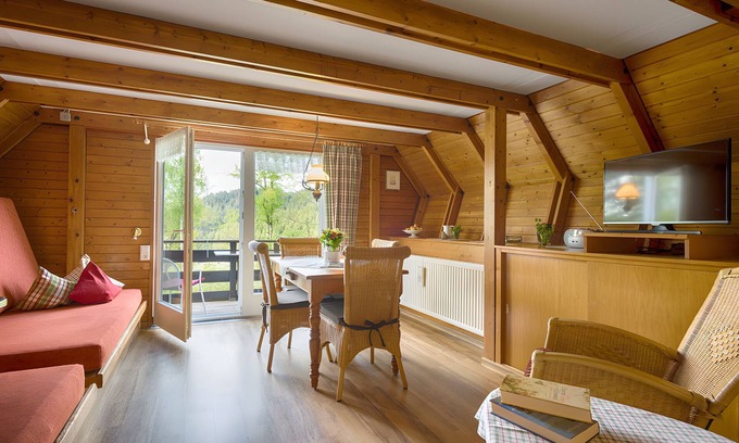 Schwarzenbach House | Holiday Home 'Häusle Nr 1' with Shared Garden, Balcony and Wi-Fi