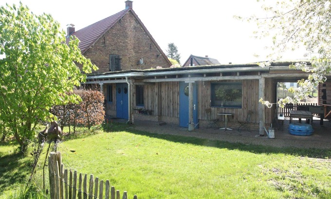 Warsin House | Holiday home "Holunderhof" with wallbox