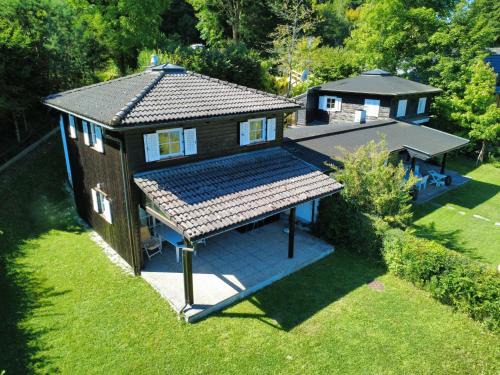 Landskron House | Holiday Home Haus direkt am Ossiacher See by Interhome