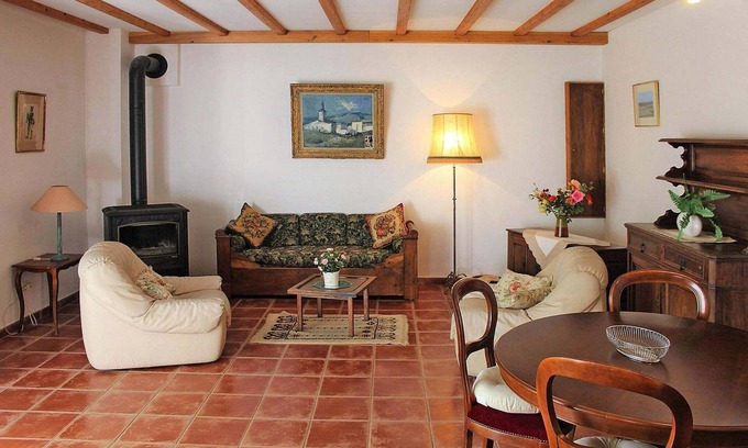 Revest-du-Bion House | Holiday home in Revest with garden