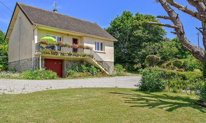 Montsenelle House | Holiday Home in Montsernelle