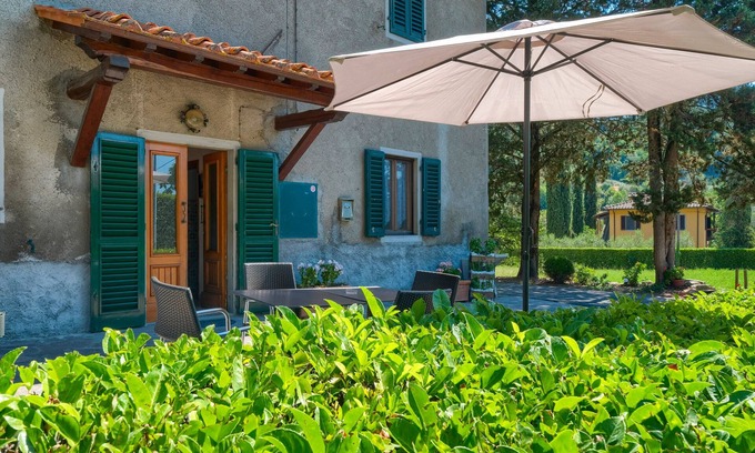 Borgo San Lorenzo House | Holiday Home 'L'aia Dì Trippa All'Aria Mugello' with Private Garden and Wi-Fi