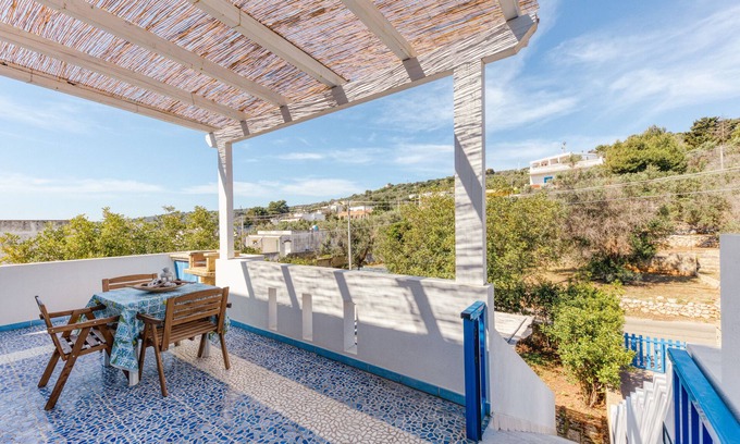 Marina di Novaglie House | Holiday Home 'Il Carrubo Silene' with Private Terrace and Balcony