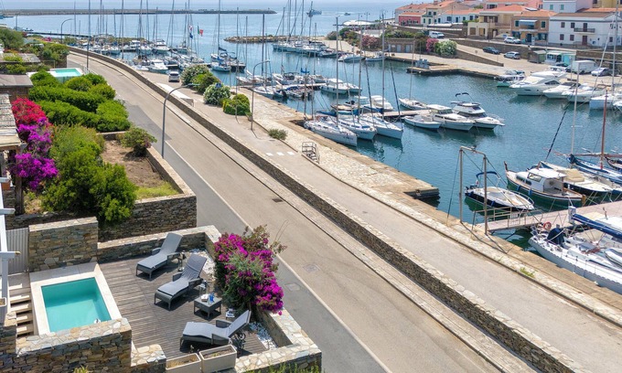 Stintino House | Holiday Home 'Katy Sul Porto Di Stintino' with Sea View, Wi-Fi and Air Conditioning