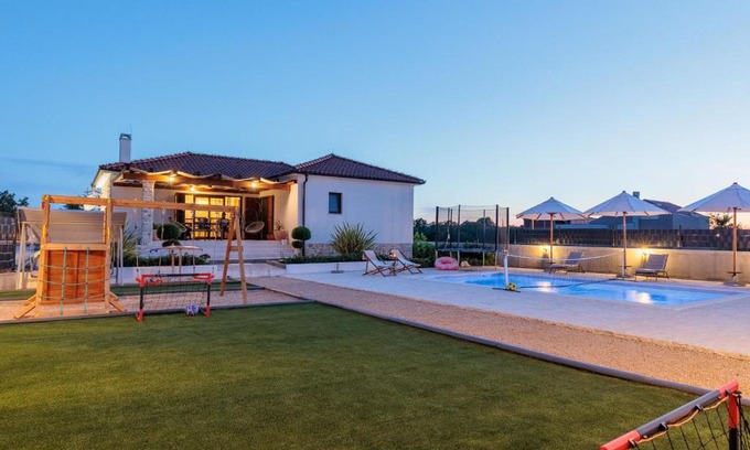 Lovinac House | Holiday Home KLM by Interhome
