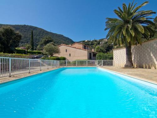 Cavalaire-sur-Mer House | Holiday Home Le Clos du Rigaud-1 by Interhome