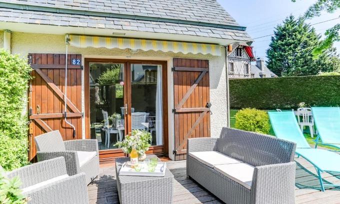 Villers-sur-Mer House | Holiday Home Le Pré Verger-2 by Interhome