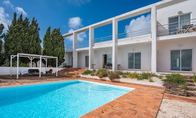 Aljezur House | Holiday Home 'Lua' with Sea View, Shared Pool and Wi-Fi