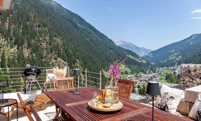 See House | Holiday Home 'Maierhof 341' with Lake View, Private Terrace and Wi-Fi