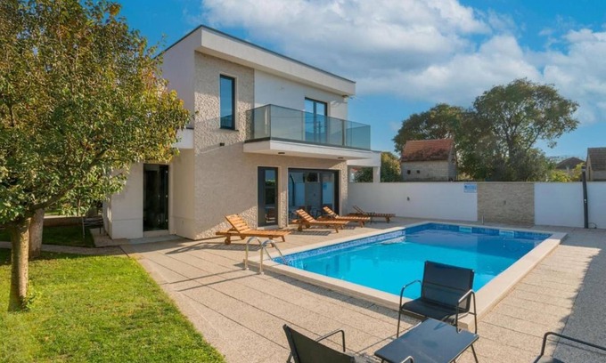 Donji Prolozac House | Holiday home Maja with pool