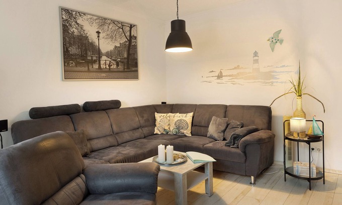 Gommern House | Holiday Home 'Mari' with Private Terrace and Wi-Fi