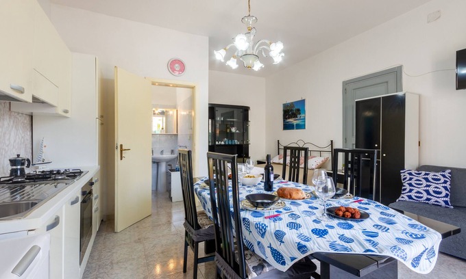 Porto Cesareo House | Holiday Home 'Monolocale Sapore Di Mare' with Sea View, Wi-Fi and Air Conditioning