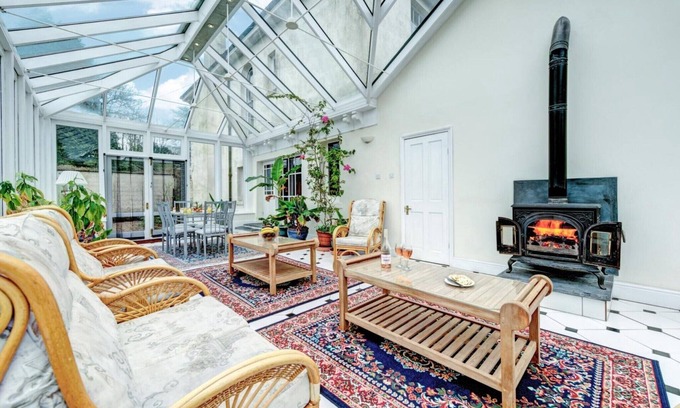 Chillington House | Holiday home near Slapton Sands, No Deposit