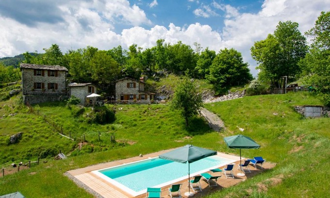 Fabbriche di Vallico House | Holiday Home Paradiso I - II by Interhome