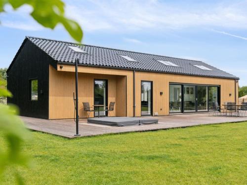 Smidstrup Strand House | Holiday Home Pauliina - 1-1km from the sea by Interhome