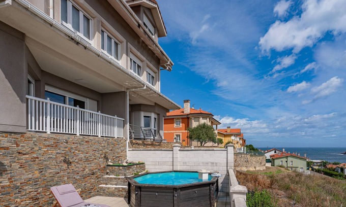 Castrillon House | Holiday Home 'Santa Divina Relax Para 10 Personas' with Balcony and Wi-Fi