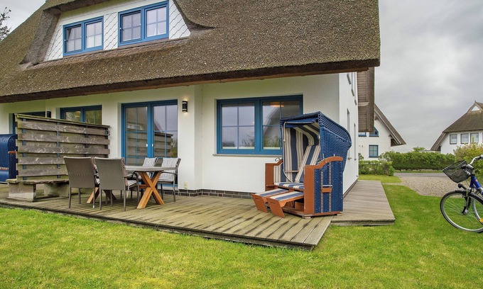 Dranske House | Holiday Home 'Seestern' Close to the Beach with Garden, Wi-Fi & Sauna