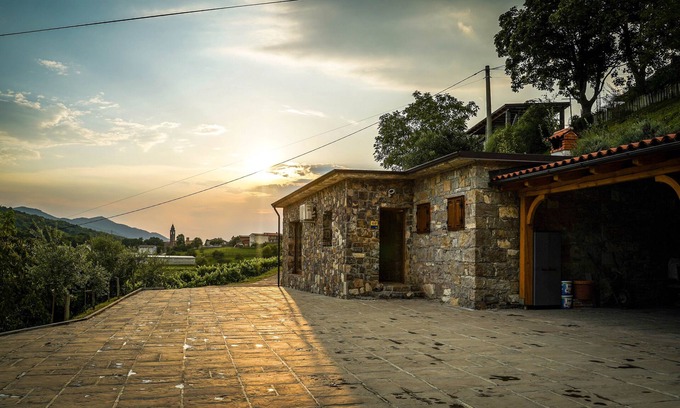 Ajdovscina House | Holiday Home