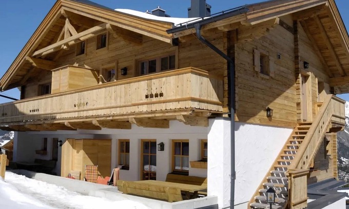 Hochkrimml House | Holiday Home 'Silberleiten' for 14 Persons with Mountain View, Private Terrace and Wi-Fi