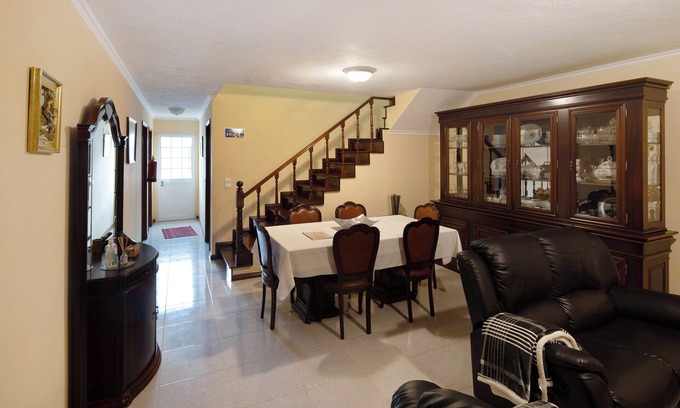 Livramento House | Holiday Home 'Silvia's House' with Private Terrace, Private Garden and Wi-Fi