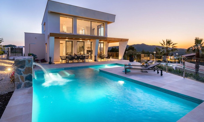 Cansalades House | Holiday Home 'Sunbreeze' with Sea View, Pool, Garden & Wi-Fi