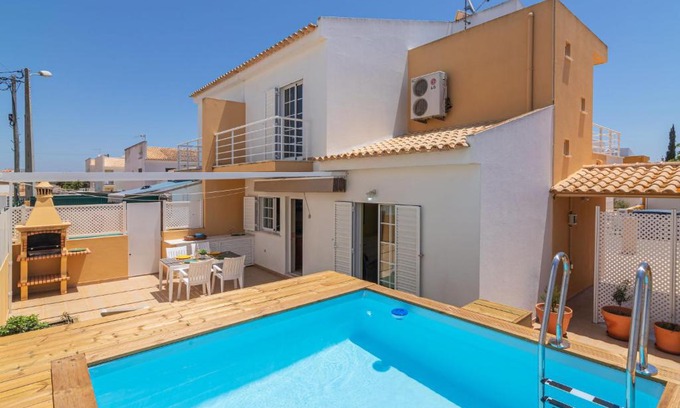 Pera House | Holiday Home Sunny Home by Interhome