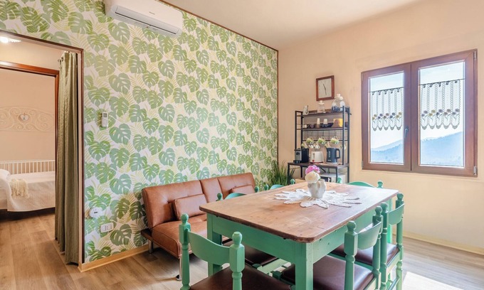 San Quirico House | Holiday Home 'Susy' with Mountain View, Wi-Fi and Air Conditioning