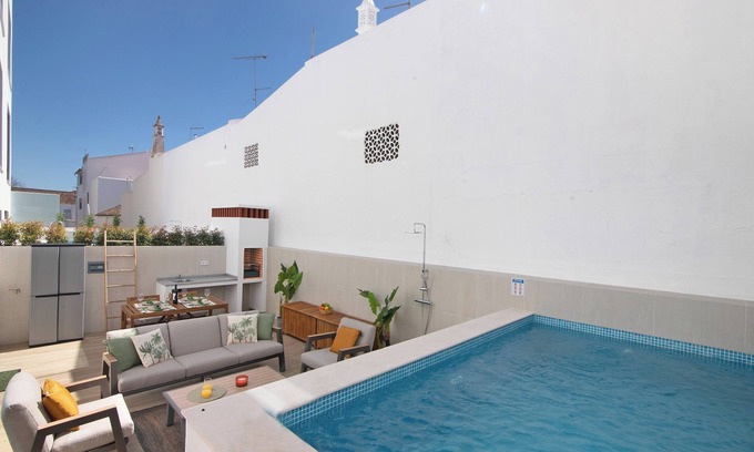 Tavira House | Holiday Home 'The Olive Tree' with Private Pool, Wi-Fi and Air Conditioning