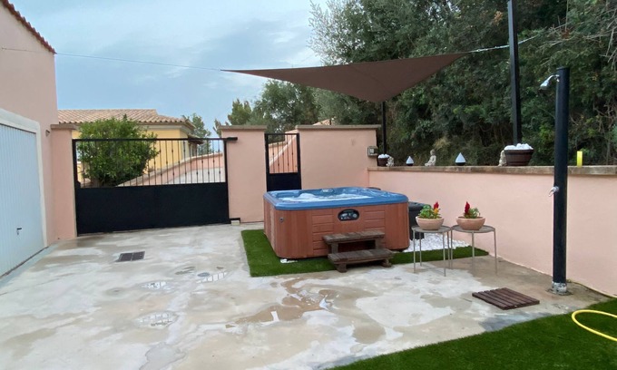 Ses Rotgetes de Canet House | Holiday Home 'The Paradise' with Mountain View, Private Terrace and Wi-Fi