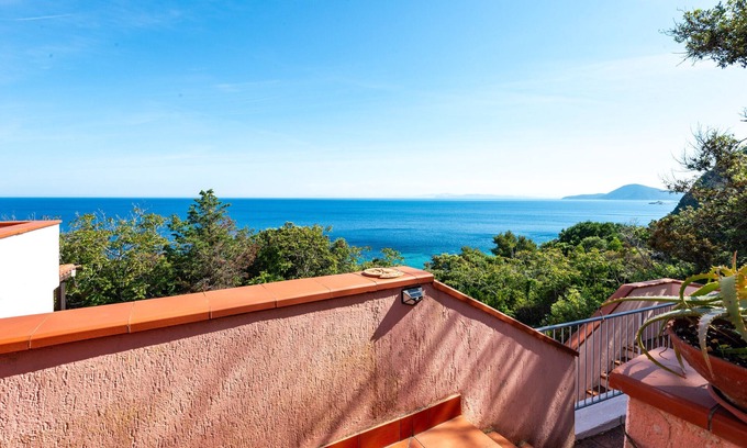Portoferraio House | Holiday Home 'Trilocale Maestrale Beach' with Sea View, Terrace and Air Conditioning