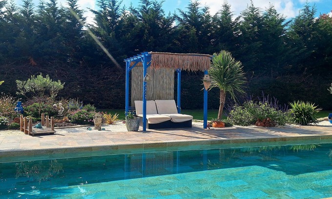 Laille House | Holiday Home 'Villa Pool Jacuzzi and Pétanque' with Pool, near La table du 6