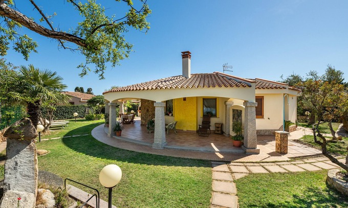 Costa Rei House | Holiday Home 'Villa Stefania' with Private Terrace, Private Garden and Air Conditioning