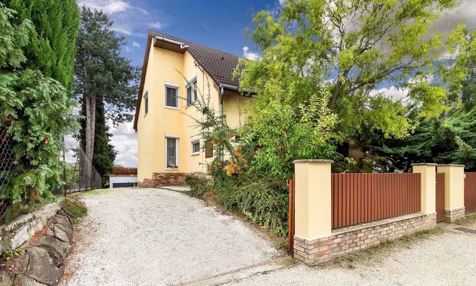 Fonyod House | Holiday home with pool, WiFi, dishwasher