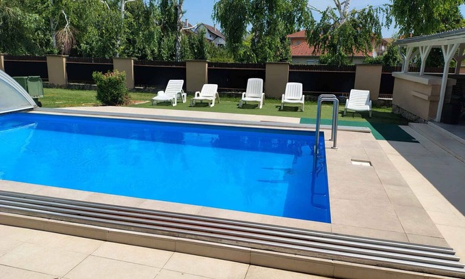 Siofok House | Holiday home with swimming pool and air conditioning