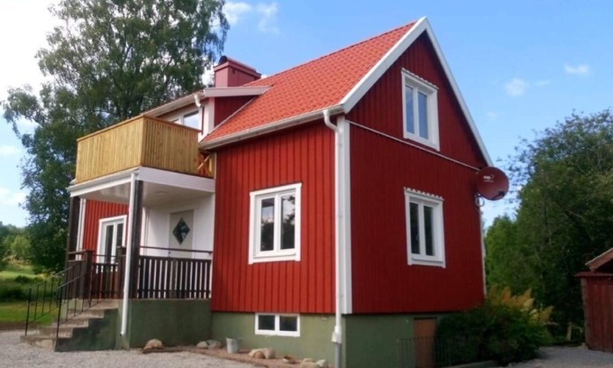 Vrigstad House | Holiday home with water view