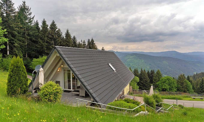 Oberwolfach House | Holiday Home 'Wolftalblick' with Mountain View, Private Terrace and Wi-Fi