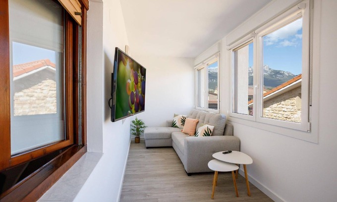 Leza House | Holiday home Zaldivar etxea