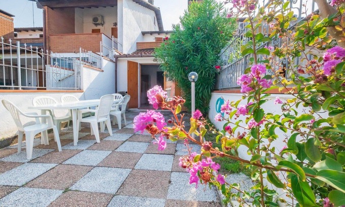 Lido delle Nazioni House | Holiday house Lido delle Nazioni for 1 - 8 persons with 3 bedrooms - Row house