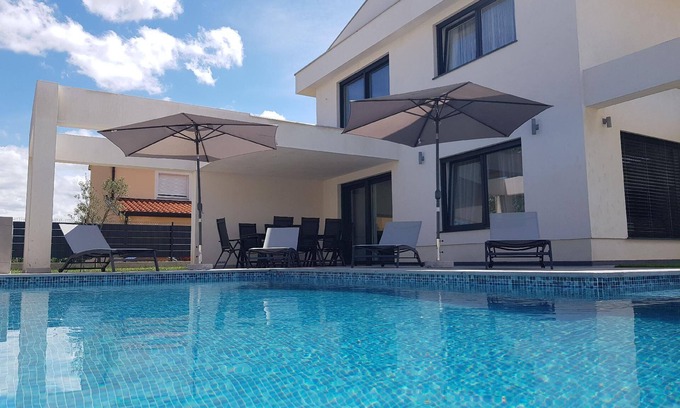 Kastel House | Holiday house Buje for 1 - 8 persons with 4 bedrooms - Twin house