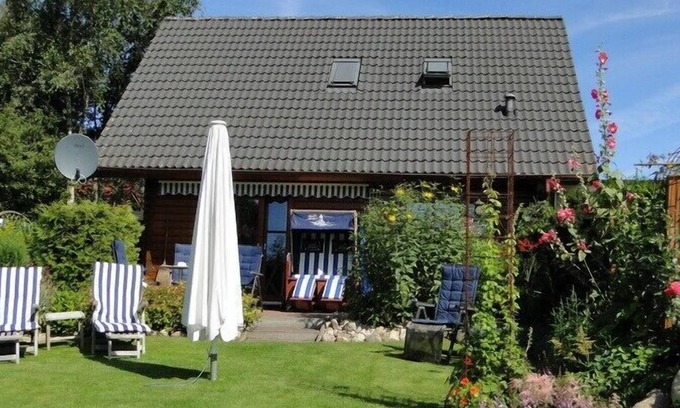 Kochendorf House | *holiday house, 62 sqm, 3 persons, 2 bedrooms, by a field