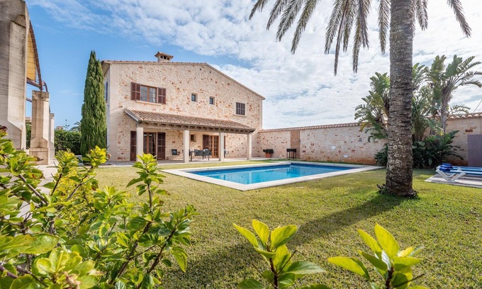 Es Llombards House | Holiday house Es Llombards for 1 - 8 persons with 4 bedrooms - Holiday home