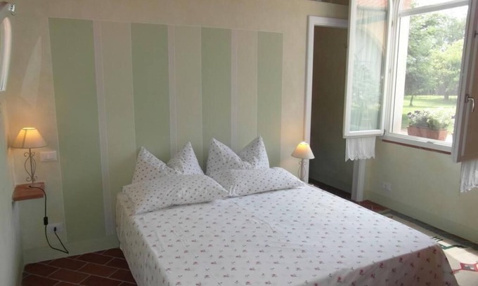 Cascina Apartment | Holiday house in Cascina with private parking