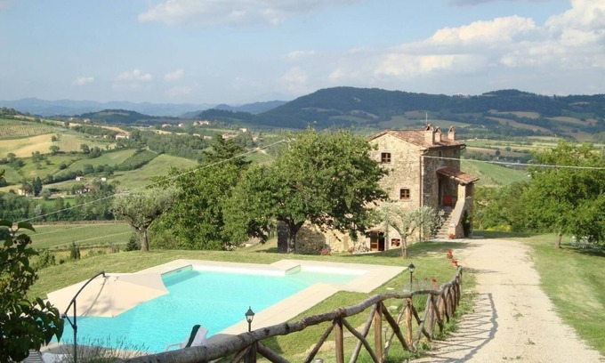 Bivio Lugnano House | Holiday house Citta' di Castello for 1 - 9 persons with 4 bedrooms - Holiday home
