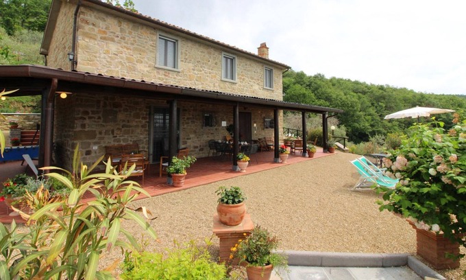 Loro Ciuffenna House | Holiday house Loro Ciuffenna for 1 - 10 persons with 5 bedrooms - Holiday home