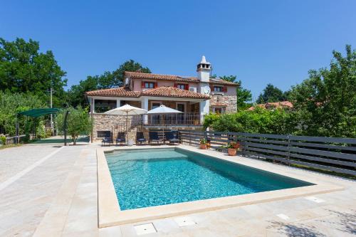Ferlini House | Holiday house Matija with a POOL