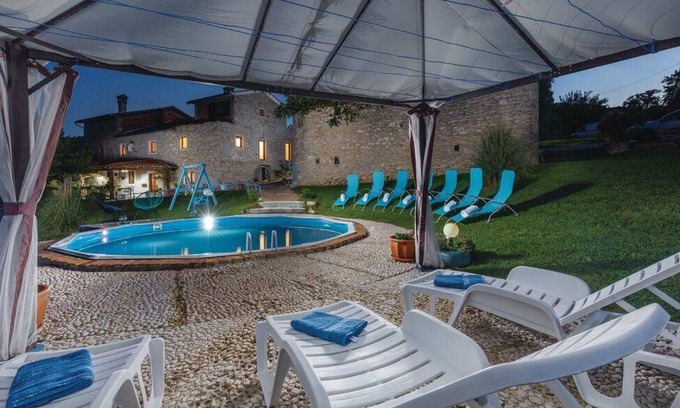 Pican House | Holiday house Pican for 1 - 10 persons with 4 bedrooms - Holiday home