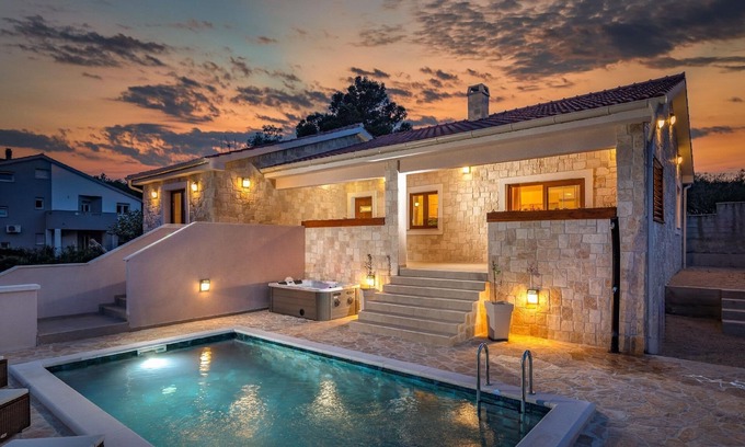 Pridraga House | Holiday house Pridraga for 1 - 4 persons with 2 bedrooms - Holiday home